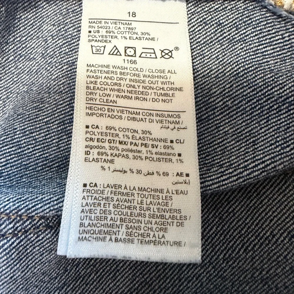 Old Navy Women 18 Blue Wow Boot-Cut Mid-Rise Dark Wash Stretch Denim Jeans